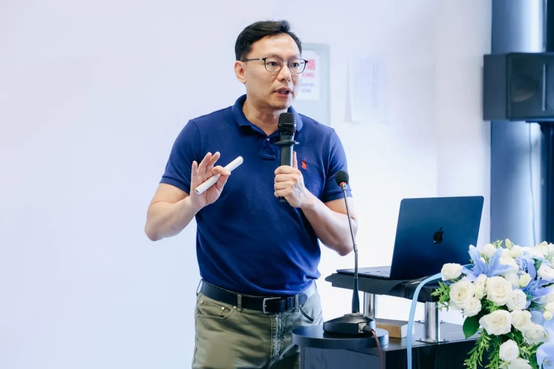中国迷信院生物与化学穿插钻研中间的刘南教员
